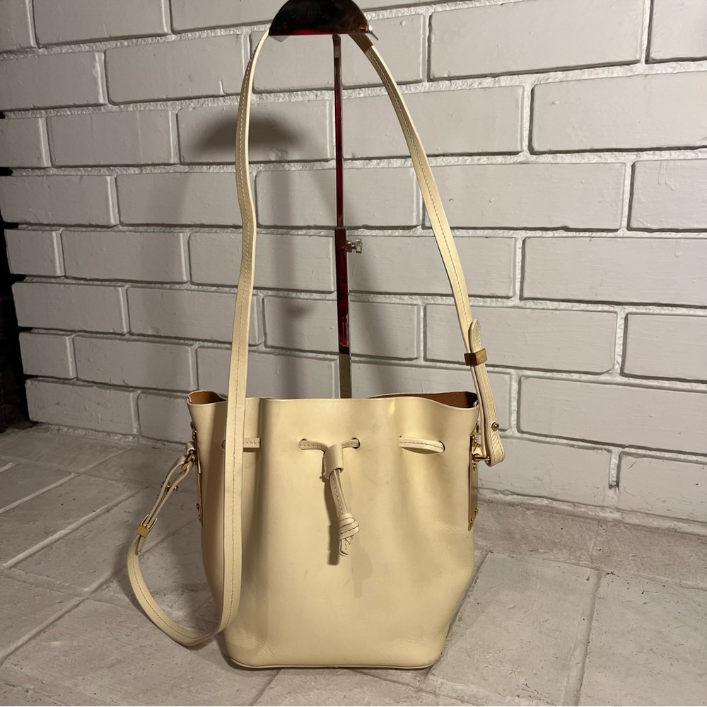 SOPHIE HULME LONDON Cream/Ivory Leather Bucket Carryall Crossbody Bag